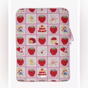 Sonix Strawberry Shortcake Puffy Laptop Sleeve 16” NWT